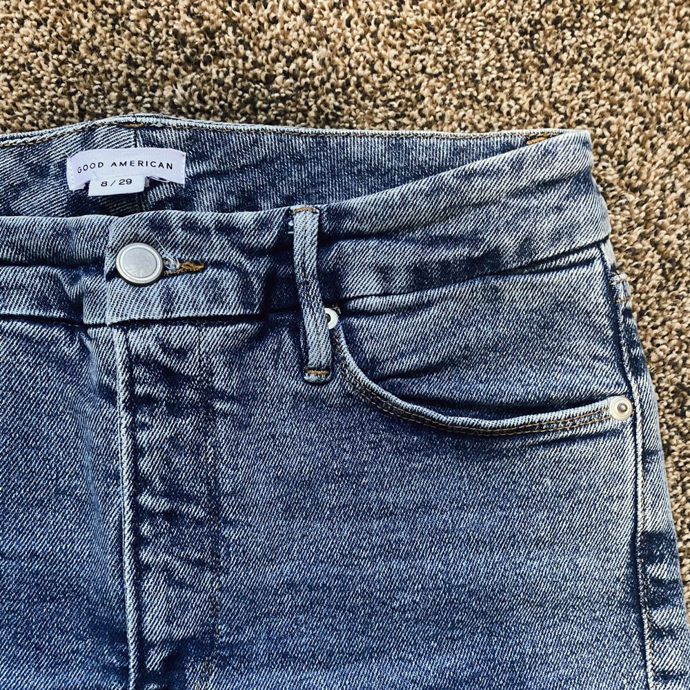 Size 8 (29) Good American Medium Wash Distressed Skinny Jeans